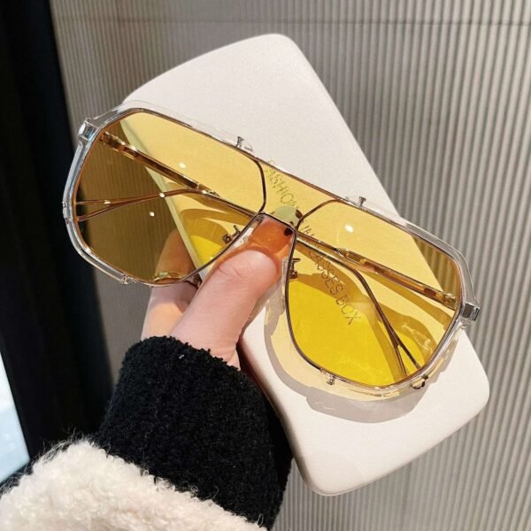 Occhiali da sole oversize da donna - immagine 2