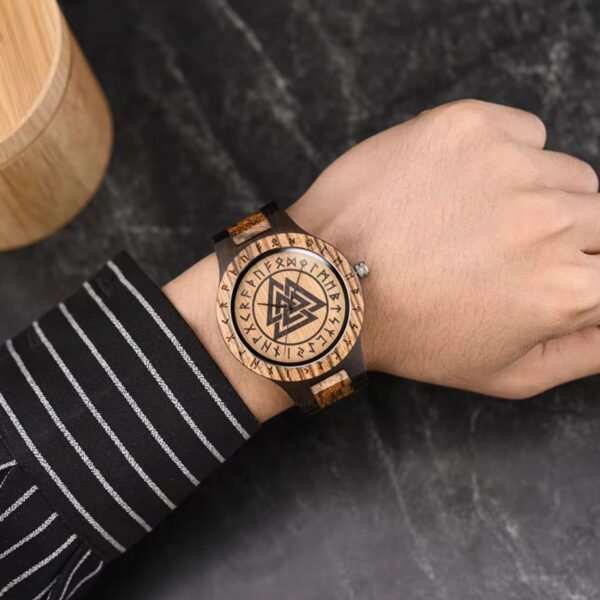 Orologio da Polso in Legno Naturale - Minimal Quartz Design - immagine 4